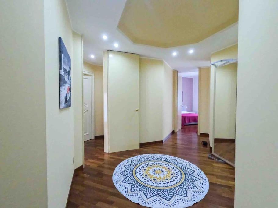 Appartamento Grazioso Con Parcheggio Privato 皮亚琴察 外观 照片