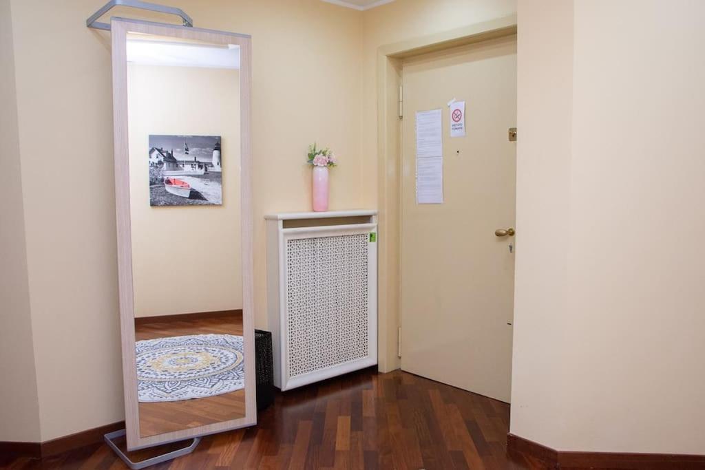 Appartamento Grazioso Con Parcheggio Privato 皮亚琴察 外观 照片